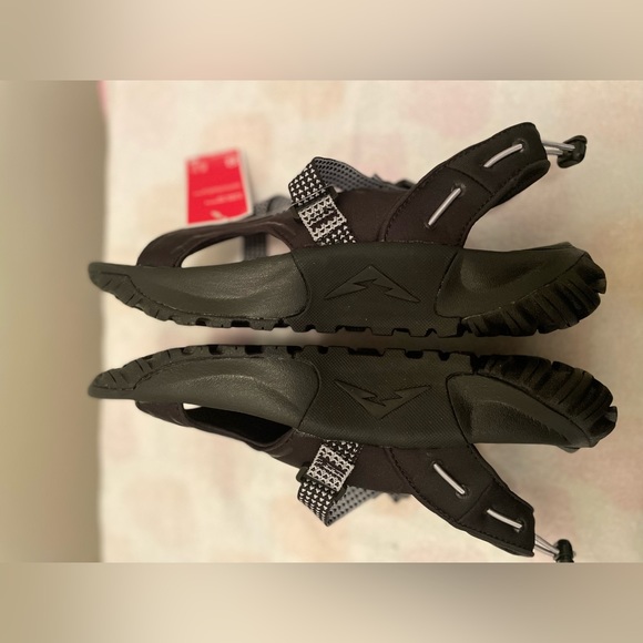 Women’s Nike Oneonta Sandal - Size 8 - Picture 6 of 8